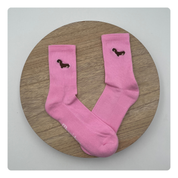 Sokken met geborduurde teckel – ideaal voor hondenliefhebbers of baasje
