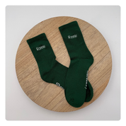 Groene sokken met geborduurde naam ‘Ronnie’ – persoonlijk en op maat gemaakt
