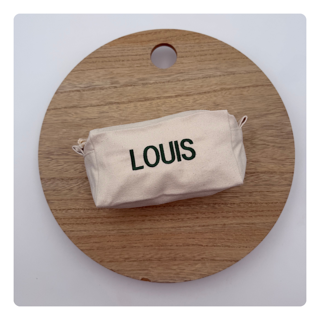 Gepersonaliseerde pennenzak met naam – handgemaakt door Mbroidery