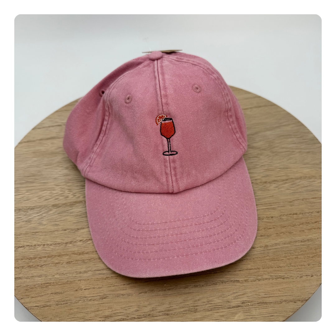 Roze vintage pet met geborduurde cocktail aureool– zomers accessoire”