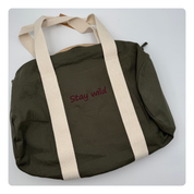 Olijfgroene sporttas met geborduurde tekst, gepersonaliseerde katoenen tas