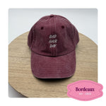vintage pet bordeaux geborduurd met bad hair day quote in het midden, een must have item voor in de zomer
