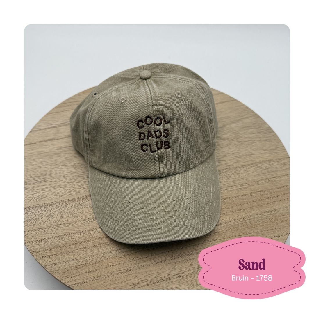 mannen vintage pet in de kleur sand met in het midden coole quote geborduurd voor de papa's, ideaal vaderdagcadeau